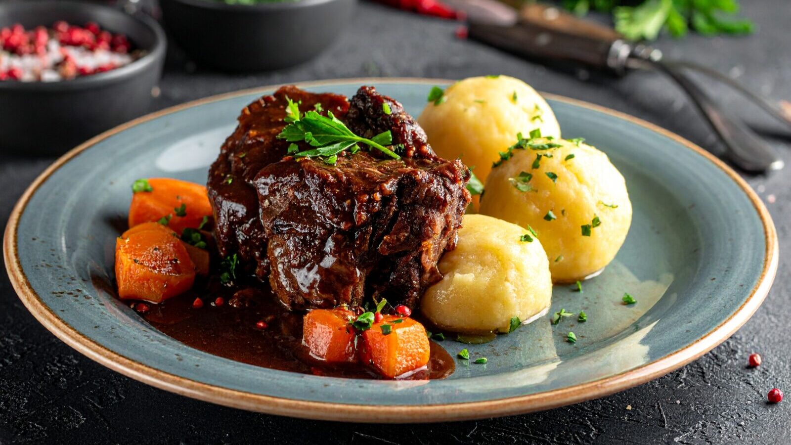 Rehbraten mit Knödel