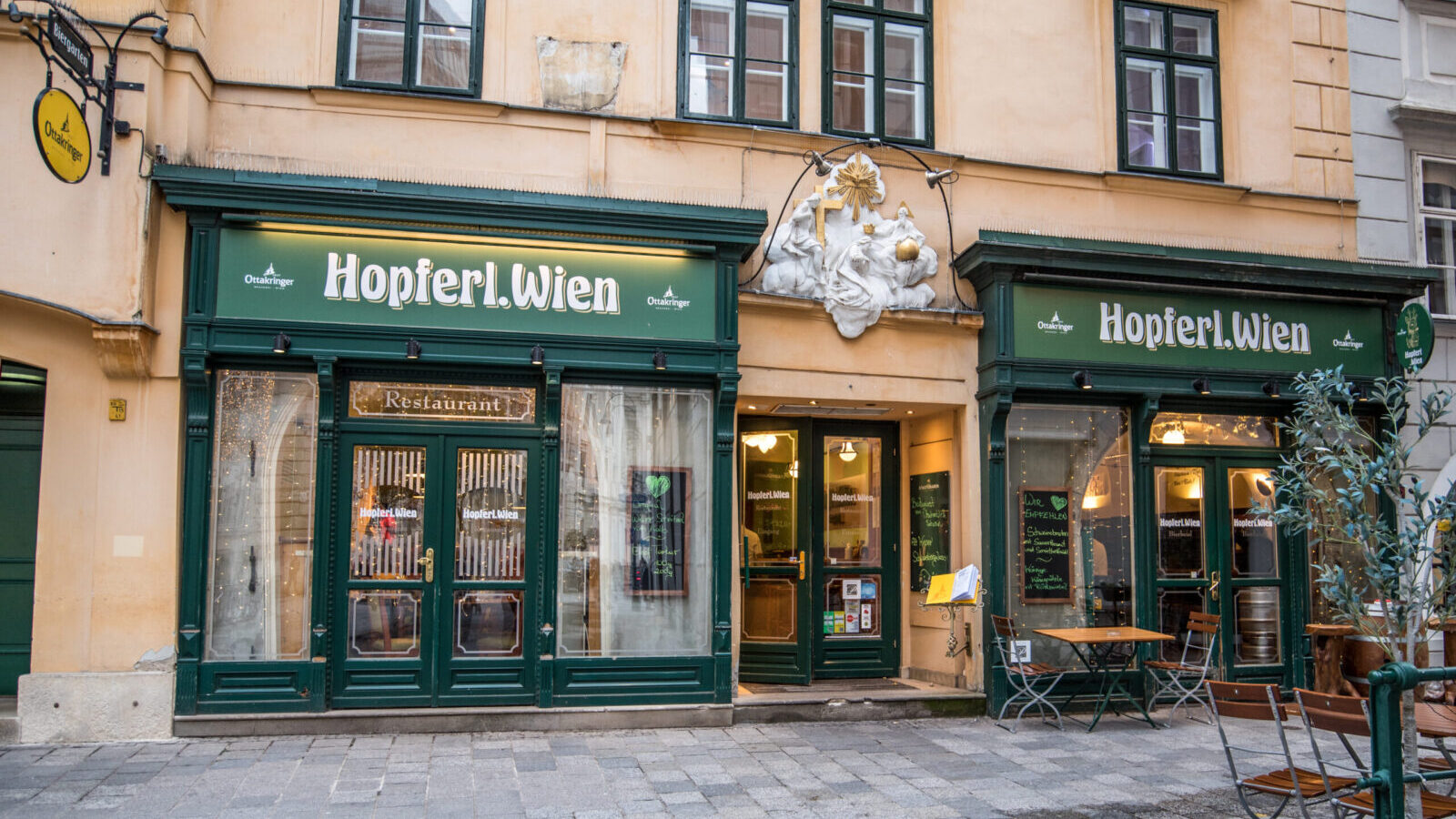 Hopferl.Wien Lokal Aussenanasicht